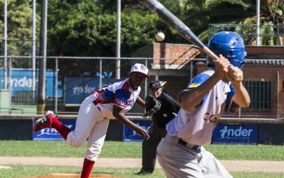 El anfitrión, que ayer enfrentó a Dominicana, muestra talentos de proyección orientados por Fernando Gaviria. FOTO Julio Herrera