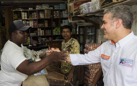Duque realizó una gira por el Pacífico. Hoy estará con líderes sindicales, conmemorando el Día del Trabajo. FOTO cortesía campaña