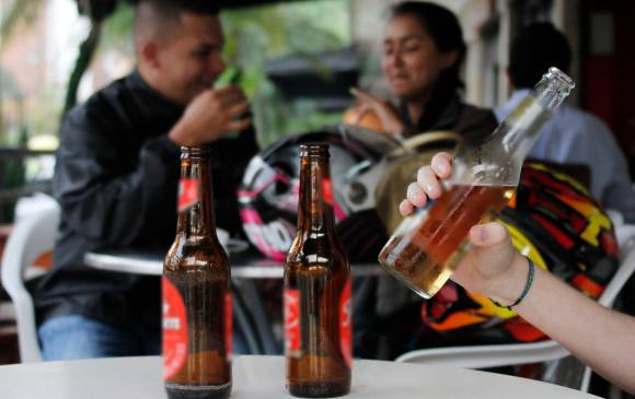 Según Fenalco, la mayoría de los consumidores de cerveza son de estratos 1, 2 y 3. FOTO ROBINSON SÁENZ VARGAS.