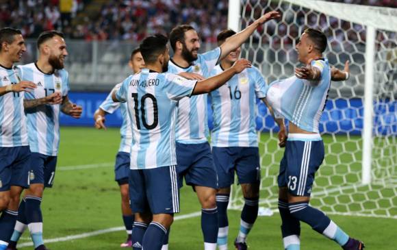 La armada argentina, que carece de su máxima estrella Lionel Messi, espera encontrar en Gonzalo Higüaín y Sergio Agüero los dos comandantes hacia los puestos de vanguardia. FOTO reuters