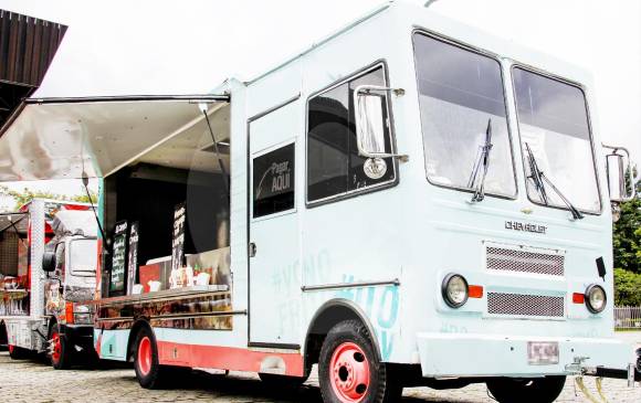 Un plan en Ciudad del Río es ir a comer lo que ofrecen los “food trucks” que se estacionan en el sector. FOTO archivo el colombiano