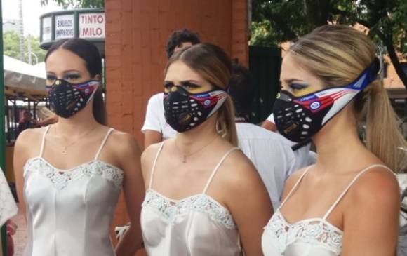 ‘Angelitos enmascarados’ desfilaron en El Poblado por la calidad del aire