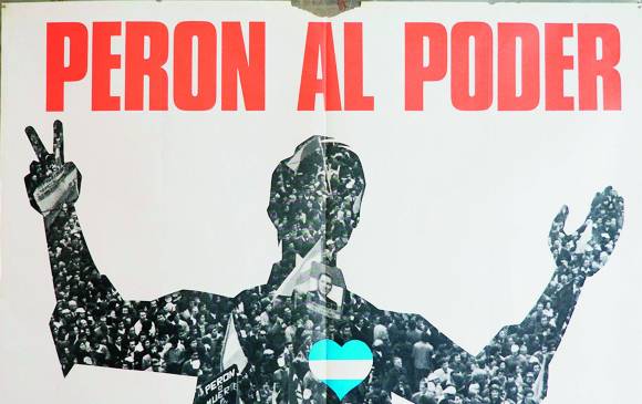 En el centro, una figura con imágenes de movilizaciones. Crédito: Archivo Juan Carlos Romero y archivosenuso.org.