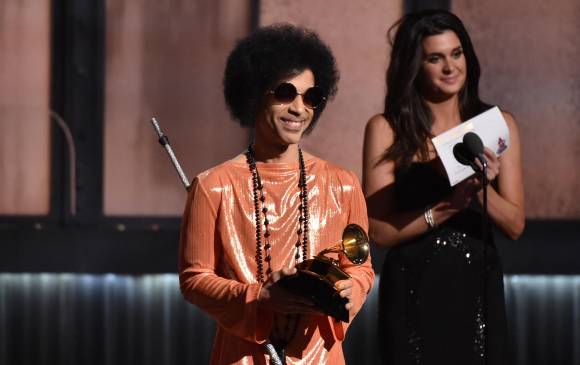 Personal de Prince había solicitado ayuda médica días antes dados los problemas del cantante con el consumo de calmantes. FOTO Reuters