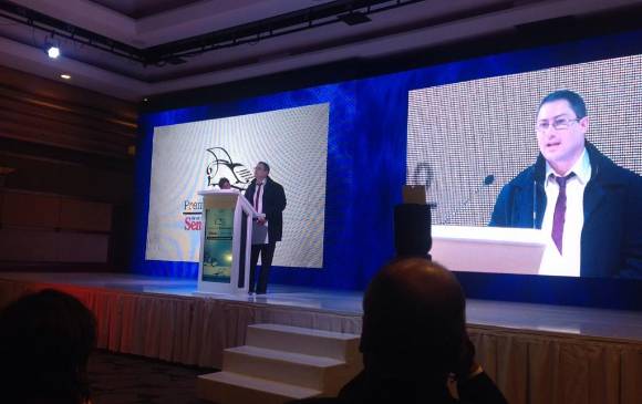 Nelson Matta ganó en la categoría de Mejor reportaje en prensa escrita o internet. FOTO CORTESÍA @FOROSSEMANA