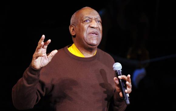 Bill Cosby pagó a varias jóvenes para que no hablaran sobre las relaciones sexuales que había mantenido con ellas. FOTO AFP