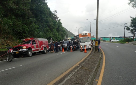 Bus incinerado provocó nuevo cierre en la vía Medellín- Bogotá
