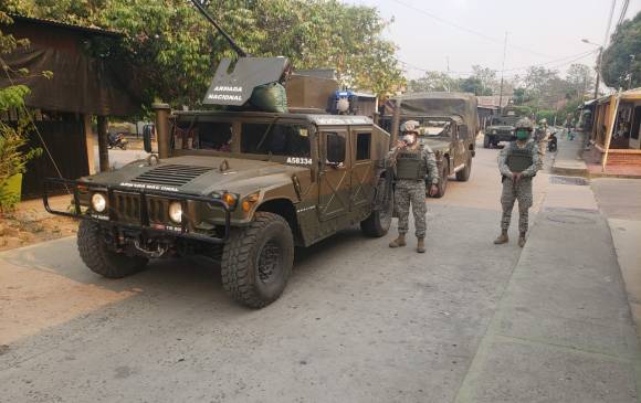 Infantería de Marina reparte ayudas. FOTO CORTESÍA