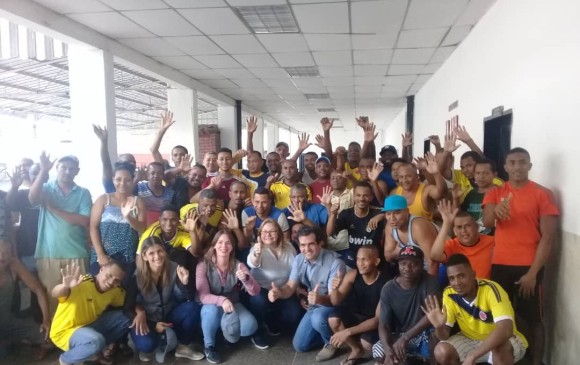 Los 59 colombianos detenidos en Venezuela hace casi 3 años fueron liberados la mañana de este sábado. Foto: Twitter Foro Penal