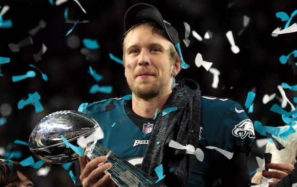 Foles, mariscal de campo de los Eagles, se hizo merecedor al premio tras completar 28 de 43 pases para 373 yardas, tres anotaciones, y una interceptación en el juego. FOTO AFP