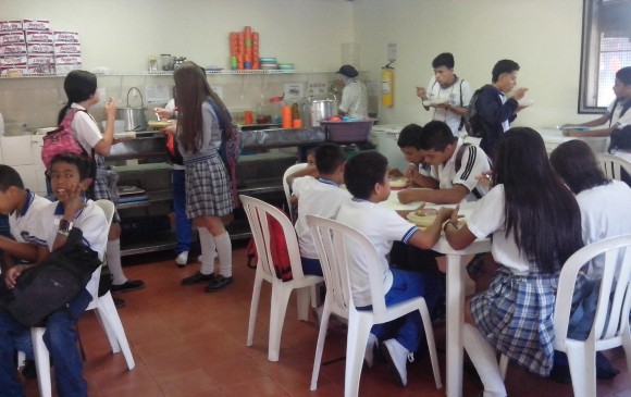 En algunas instituciones se ha considerado preparar los alimentos en el lugar, para consumir de manera inmediata. FOTO cortesía