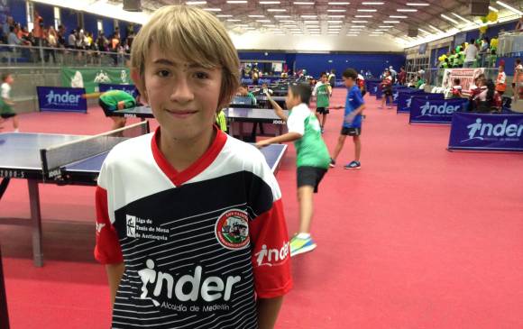 Juan Pablo Arbeláez quiere se jugador olímpico de tenis de mesa.