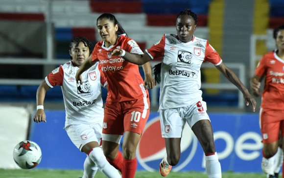 América es tercero en la reclasificación de la Liga que lidera Santa Fe, su rival de esta tarde en El Campín. FOTO dimayor 