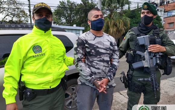 Según la Policía, “el Negro” lleva 20 años delinquiendo en Envigado, aunque él se declaró inocente ante el juez. FOTO cortesía policía