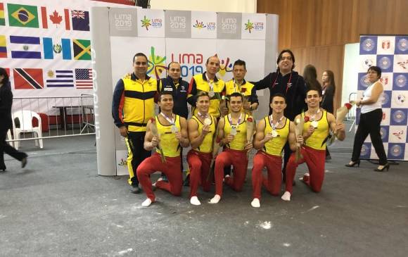 Esta es la delegación masculina que puso un punto muy alto en el Panamericano de gimnasia artística. FOTO cortesía FCG