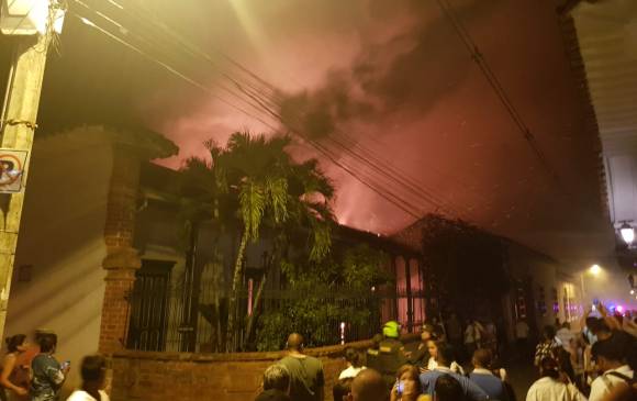 La vivienda que se incendió es uno de los espacios en los que se grabó la telenovela “La casa de las dos palmas”. FOTO: CORTESÍA GUARDIANES. 