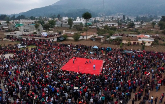 El pueblo que celebra la Semana Santa a punta de boxeo