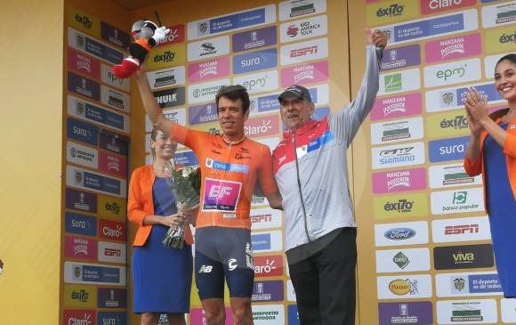Rigoberto Urán es el primer dueño del jersey naranja (líder) del Tour Colombia. FOTO JUAN DAVID ÚSUGA