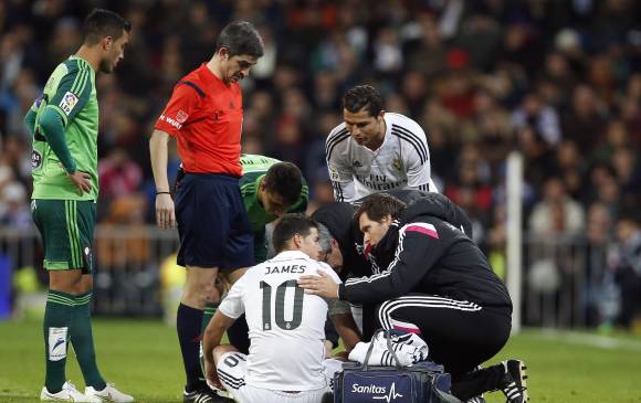 James se someterá este lunes a un estudio radiológico por los doctores madridistas. FOTO REUTERS.