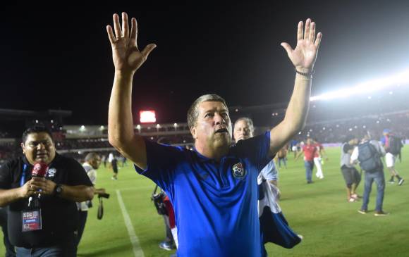 Hernán Darío Gómez vuelve y hace historia. La hizo con Ecuador en 2002 al llevarlo, por primera vez, a un Mundial y ahora con Panamá. FOTO AFP