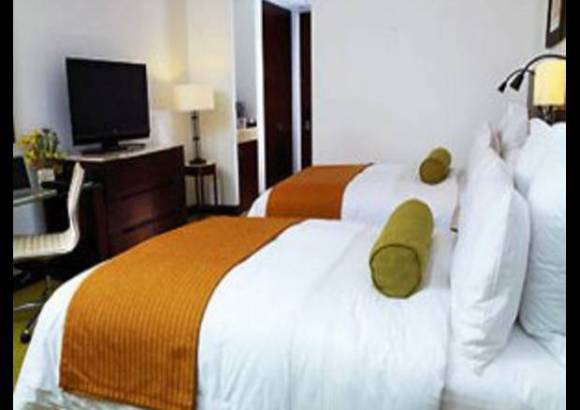 Para los que disfrutan de casa - Bajo el concepto de todo en un mismo lugar abrió en la ciudad Habitat Store. Muebles para salas, alcobas, comedores, oficinas, espacios infantiles, artículos decorativos y más, todo para los que disfrutan estar en casa. El Poblado, cra. 43 A # 16 B 70, Castropol.