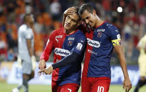 Javier Reina y Andrés Ricaurte, una dupla que se afianza en el equipo rojo. FOTO Manuel Saldarriaga