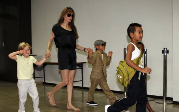 Jolie solicitó la custodia legal de los seis hijos de la pareja: Maddox, Pax, Zahara, Shiloh y los gemelos Knox y Vivienne. REUTERS