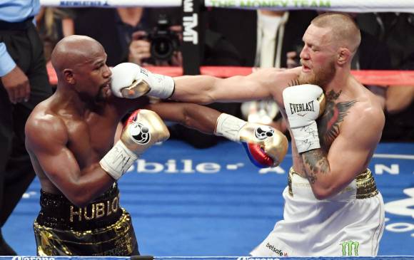 McGregor se mostró decidido en los primeros asaltos y asestó golpes en el rostro de su contrincante. 
