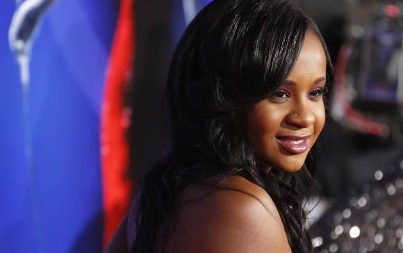 Bobbi Kristina Brown, de 22 años, fue hallada inconsciente en la bañera de su casa en Roswell (Georgia) en enero de 2015. FOTO Reuters