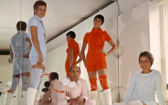 Courrèges creó su propia marca en 1961 y revolucionó la moda con propuestas que, en su época, trastocaron los principios conservadores de la sociedad. FOTO REUTERS