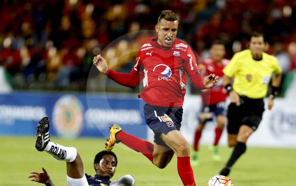 a Goma Hernández comprobó la buena condición de los jugadores del equipo ecuatoriano que se llevó un valioso empate del Atanasio. Regular comienzo de los rojos. FOTO Julio César Herrera