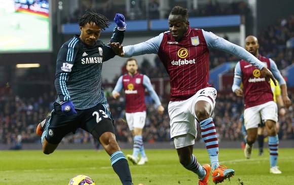 El volante colombiano Juan Guillermo Cuadrado debutó este sábado con el equipo inglés del Chelsea ante el Aston Villa. FOTO REUTERS