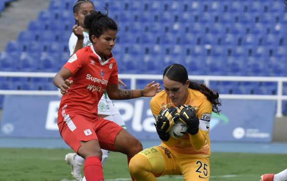 A pesar de la buena actuación de la arquera Katherine Tapia, Nacional quedó eliminado en la Liga Femenina. FOTO dimayor