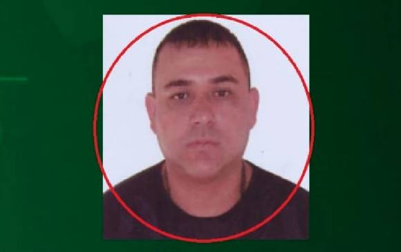 El rostro de “Alber” aparecía desde el año pasado en el cartel de los cabecillas más buscados del municipio de Bello, con una recompensa de hasta $50 millones de pesos por información que llevara a su captura. Foto: Cortesía. 