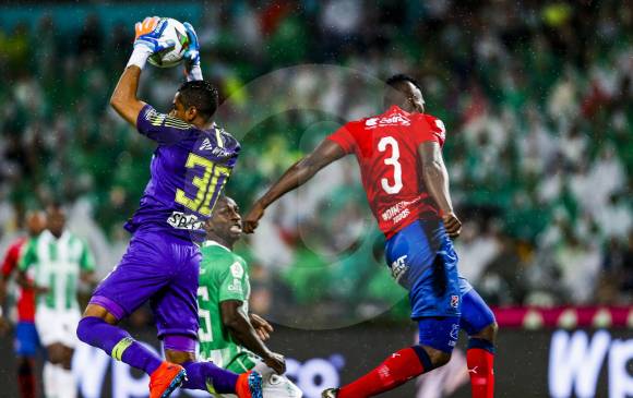 Cuatro meses después, verdes y rojos se vuelven a encontrar en el Atanasio Girardot. La última vez el triunfo fue para Nacional con un gol del uruguayo Pablo Ceppelini. FOTO julio césar herrera