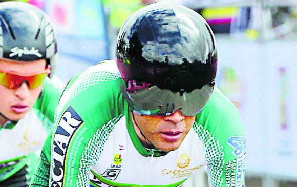 Víctor Niño sigue pedaleando entre los mejores del lote nacional. Su cuidado personal le permite dar la pelea. FOTO Julio Herrera