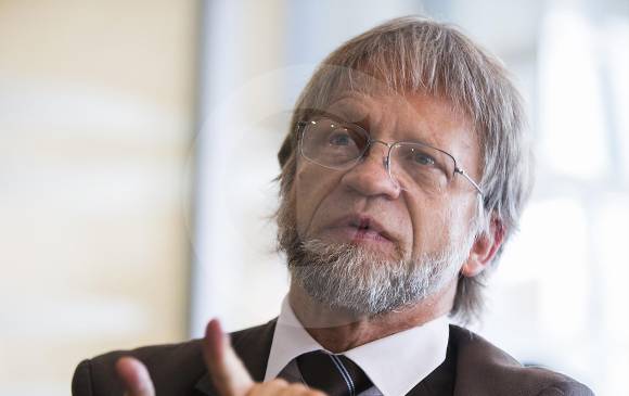 Según Mockus es arriesgado que se mezclen los procesos de paz con la campaña presidencial. FOTO julio césar herrera