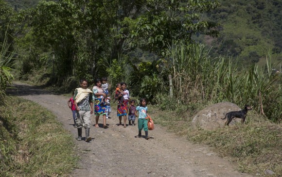 Indígenas Emberas Eyabida del resguardo Narikizabi en Dabeiba. FOTO ARCHIVO