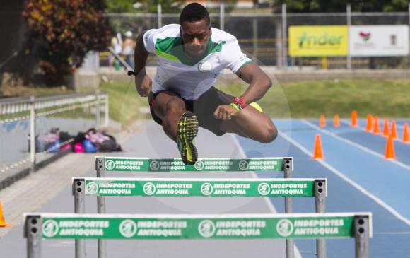Yeison Rivas, quien viene de hacer una buena gira en Suramérica, es candidato a triunfar en 110 metros vallas. FOTO JULIO CÉsar HERRERA