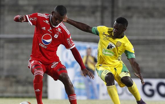 Dramático resultó al final el duelo entre Leones y Diablos. FOTO MANUEL SALDARRIAGA