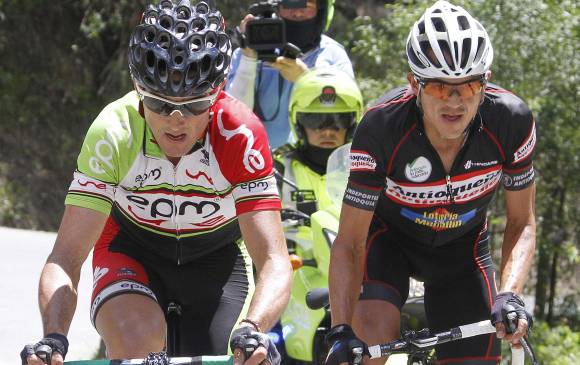 Óscar Sevilla, en esta acción con Álex Cano, es el rival a vencer en Héroes. FOTO archivo