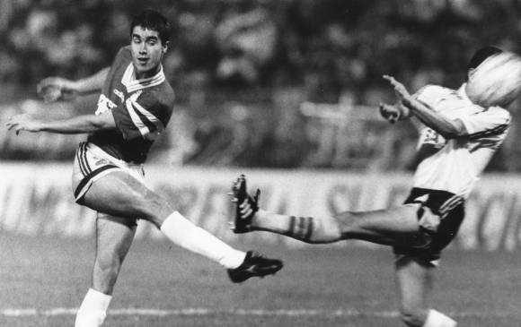El 17 de agosto de 1995 Juan Pablo Ángel, con 20 años, jugó en el triunfo verde 1-0 sobre el equipo millonario. FOTO ARCHIVO