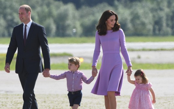El príncipe William, Kate Middleton y sus dos hijos, George y Charlotte. FOTO AFP
