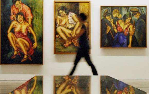 La Madonna del silencio, de Débora Arango, hace parte de la colección del Museo de Arte Moderno de Medellín. En la fotografía, es la imagen del centro. Foto: Juan Antonio Sánchez Ocampo.