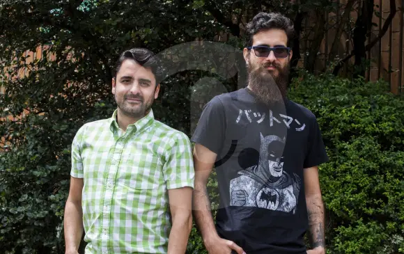 Sebastián Bustamante y Federico Restrepo traen a Medellín Impact Hub, en alianza con la inmobiliaria Alberto Álvarez. El espacio de coworking abrirá en Ciudad del Río. FOTO Julio Herrera