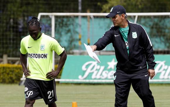 Reinaldo Rueda muestra confianza y seguridad en la definición de su primer título en el fútbol colombiano. FOTO Jaime Pérez