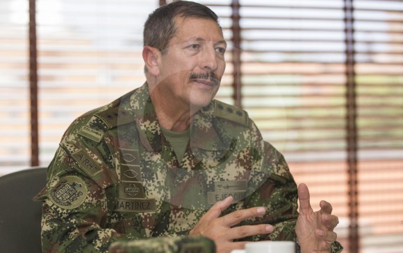 La Revista Semana reveló que el general Nicacio Martínez fue apartado de su cargo a causa de la red de espionaje que supuestamente funcionaba en el Ejército. FOTO Edwin Bustamante