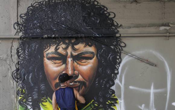 El mural de los hinchas verdes también exalta los títulos recientes y algunos de los futbolistas que se quedaron en el recuerdo de la gente. FOTO ROBINSON SÁENZ