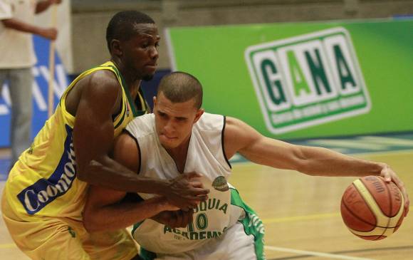 Dagoberto Peña (10) vuelve a Academia. FOTO Róbinson Sáenz
