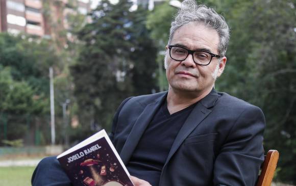 Rangel es un apasionado por las historias de otro planeta, cree en los ovnis y está entregado a la música. El autor presentó su novela y visitó el Hay Festival en Medellín. FOTO Robinson Sáenz Vargas